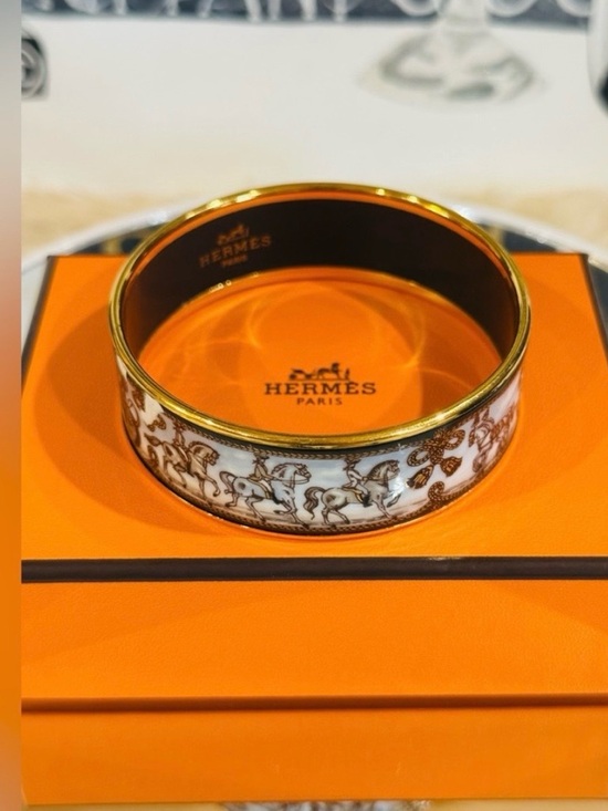 Hermes Jewelry - 🔥 HERMES BRACELET BANGLE WIDE GOLD PLATED ENAMEL w/ Box Size 8”